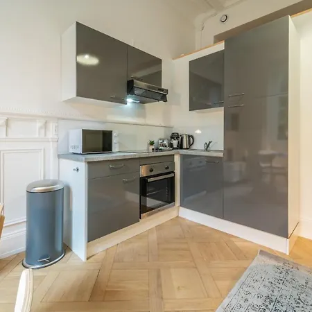 Apartment Le Schuman - En Hyper Centre - Gare - Fibre - Rbnb - *