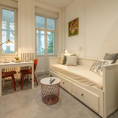 Apartment Le Schuman - En Hyper Centre - Gare - Fibre - Rbnb - *