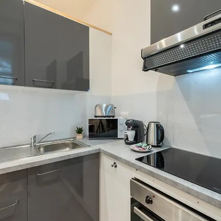 Appartement Le Schuman - En Hyper Centre - Gare - Fibre - Rbnb - *
